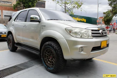 Toyota Fortuner 2.7 Sr5