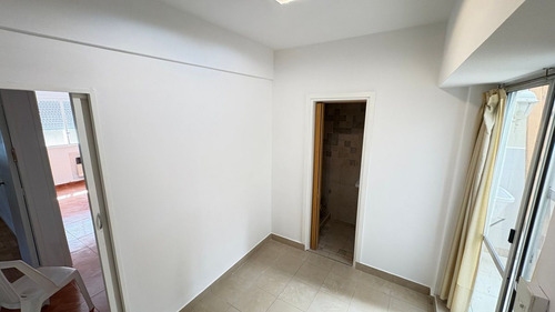 Depto 3 Ambientes En Once Con Dependencia Y Patio