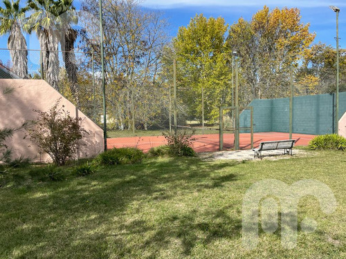 Venta De Casa De 4 Dormitorios En Campos De Roca