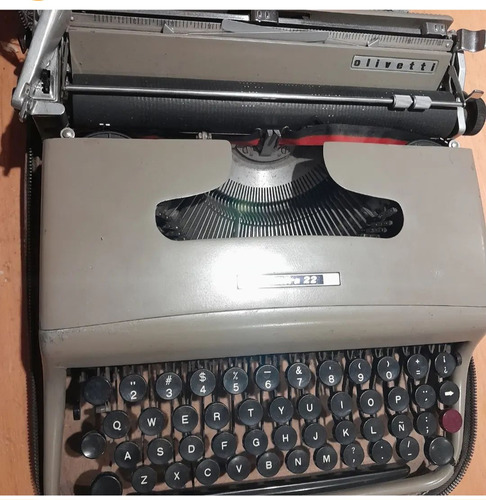Máquina De Escribir Olivetti Lettera 22 
