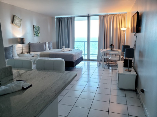 Castle Beach Resort, Collins Ave