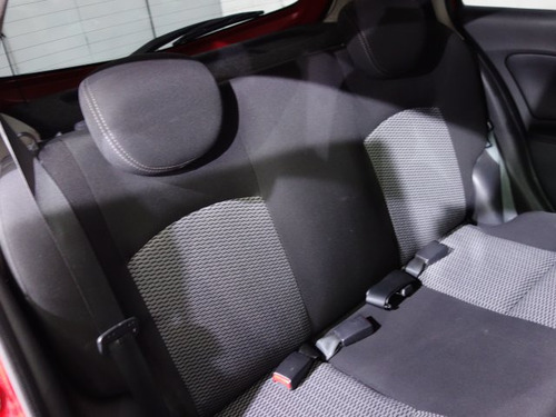 Nissan March March 1.0 SV 16V FLEX 4P MANUAL