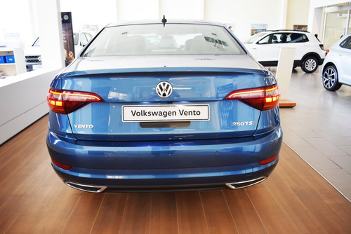 Imagen 3 de 24 de Volkswagen Vento Highline