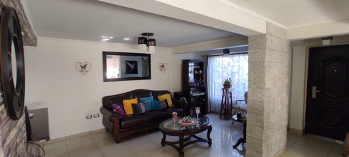 Casa En Excelentes Condiciones, Remodelada