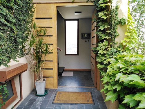 Casa En Venta De 5 Dorm. En Lo Barnechea