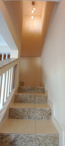 Casa 150m, 2 Quartos, 2 Banheiros, Cozinha, Lavanderia, Sala, Varanda, Terraço, 5+ Vagas
