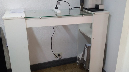 Imagen 2 de 3 de Escritorio/ Mesa Alta Para Exhibición De Productos Blanco