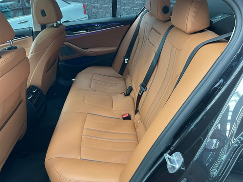 Imagen 8 de 9 de Bmw 530e 2019 Gris