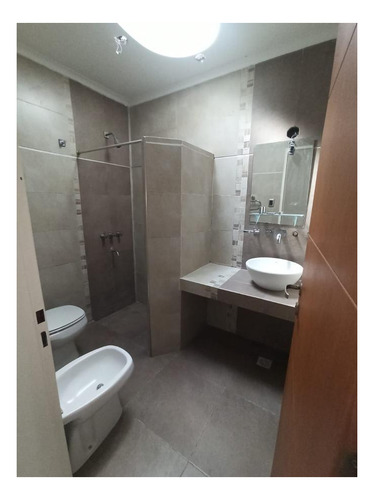 Imagen 14 de 20 de 7 E/ 163 Y 164, Berisso - Casa En Ph En Venta