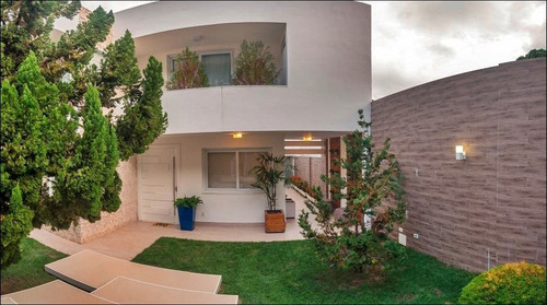 Imagem 5 de 14 de Venda - Casa 3 Suítes - Cond. Pq. Flamboyants - Pituba - Sal
