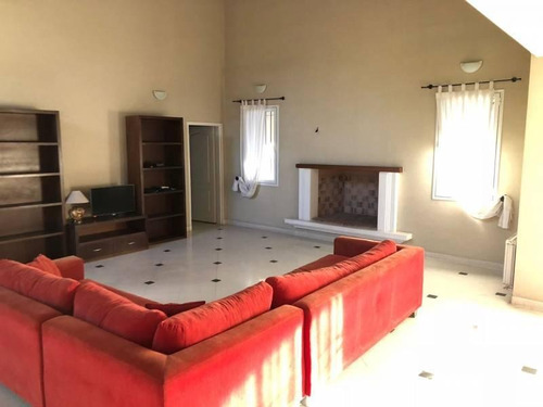 Chalet En Venta, Malvinas Argentinas