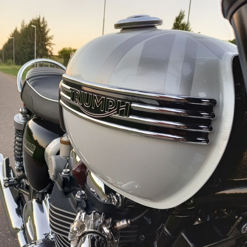 Triumph Bonneville T120 Diamond