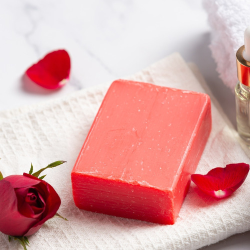 Imagen 2 de 5 de Jabón Facial Artesanal Emoliente Rosas Y Arcilla Rosa 100 G
