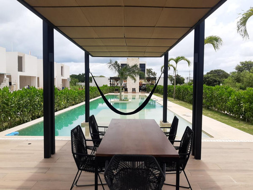 Casa En Venta En Privada En Cholul A 5 Min De Altabrisa,mérida,yucatán