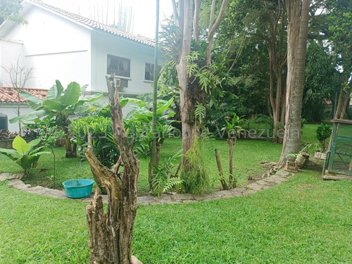 Casa En Venta En Country Club Caracas Para Remodelar Pozo De Agua Chacao Caracas Casas Angela Tochon 2000 Metros Terreno