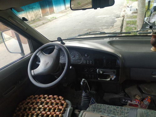 Kia Besta 2000 2.7 Gs 4p