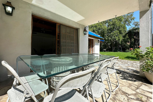 Casa En Venta En Barrio Parque Belen De Escobar