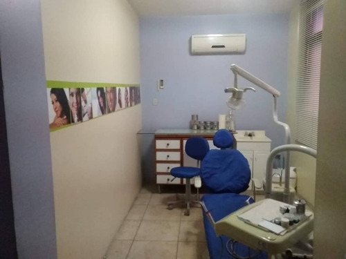 Se Alquila Consultorio Local Odontologico Calle Cumana Ve02-896sc-ssil