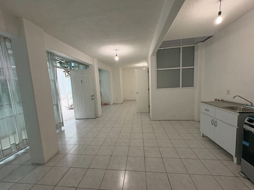 Loft Amplio Y Remodelado Sobre Circuito Interior, Ideal Para Vivir Cómodo