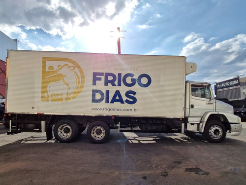 Mb 1620 Bau Frigorifico Com Gancheira