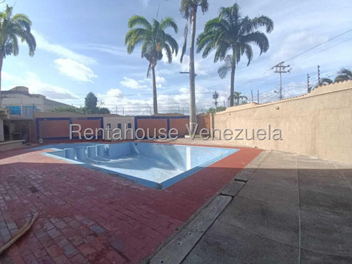 Dennymar, Alquila Bello Apartamento En El Centro De Cabudare Con Seguridad Las 24 Horas Posee 3 Habitaciones 2 Baños Cocina Semi Equipada B5a24541