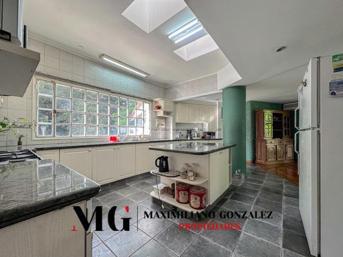 Casa Venta El Trebol Barrio Parque 8 Ambientes