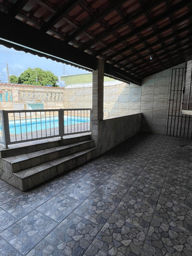 Linda Casa Com Linda Piscina 3 Dormitórios 2 Suítes Itanhaém