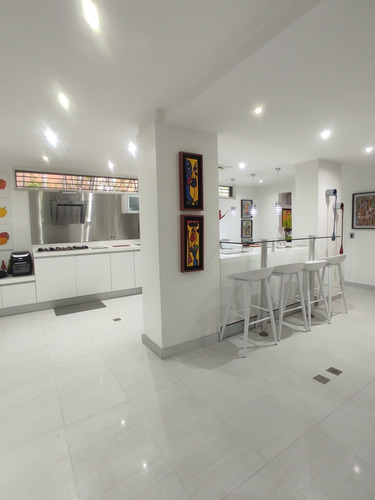 Town House En Venta. Urb. Santa Eduvigis