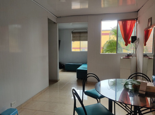 Venta Apartamento Con Parqueadero Propio En Conjunto Residencial, Centro Oriente De Cali.