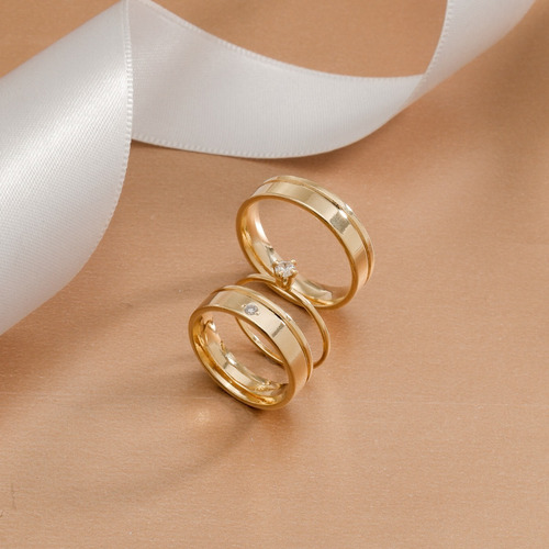 Imagem 8 de 10 de Par De Alianças Banhada A Ouro 18k 6mm Com Lateral Friso
