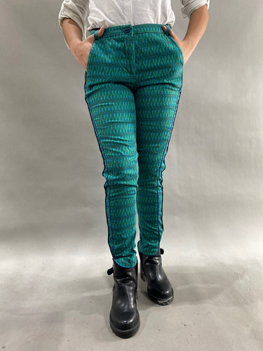Pantalón Marca  Basement  (talla S) Color Verde