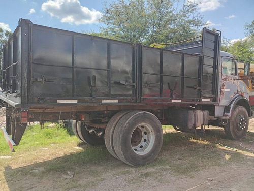 Camión Mercedes Benz 1114 Con Caja