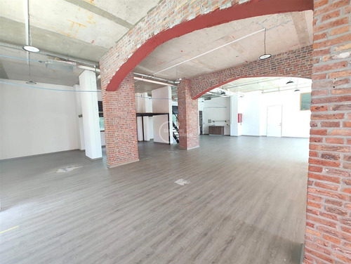 Local Comercial En Arriendo En Vitacura