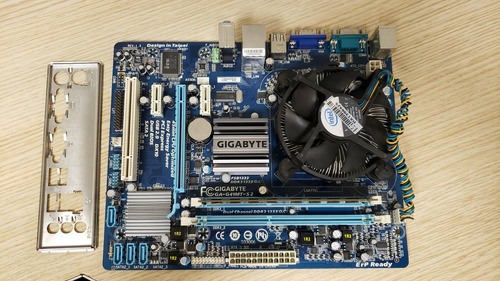 Kit Placa Mãe - Gigabyte - Processador Celeron E3300