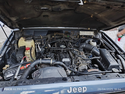 Jeep Cherokee Cherokee Sport 4x4 At