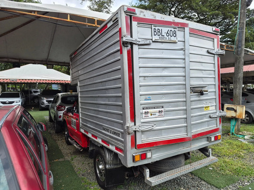Mazda B2000 2.0 B2000
