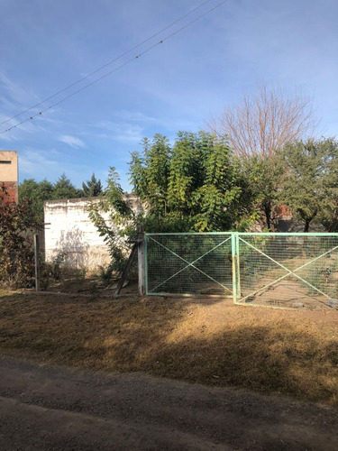 Casa En Venta De 2 Dormitorios C/ Cochera En Villa Allende