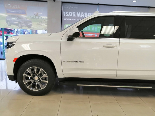 Imagen 13 de 15 de Nueva Chevrolet Suburban Lt 2021