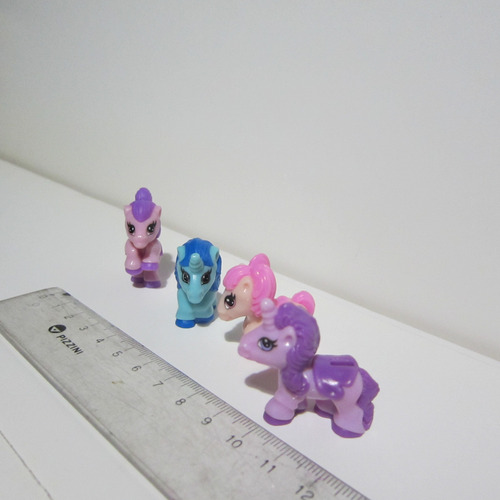 Lote De 4 Pequeños Pony Importados Magic Kinder (Usado)