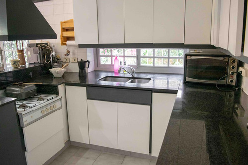 Casa De 4 Ambientes Con Cocheras En Venta En La Lucila