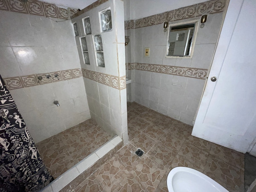 Imagen 28 de 30 de Alquiler Apartamento 4 Dormitorios Centro Montevideo
