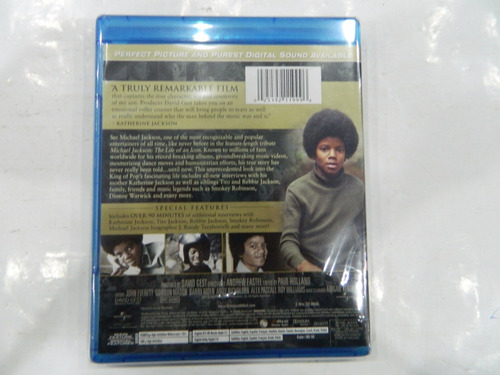 Imagem 2 de 3 de Blu-ray - Michael Jackson: The Life Of An Icon - Import(2)
