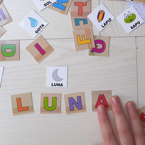 Juego De Letras. Abecedario. De Cartón 5 Propuestas De Juego