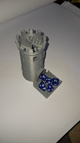 Torre Para Dados Plástico Dungeon And Dragón Juegos De Mesa