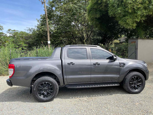 Imagen 8 de 14 de Ford Ranger 4x4 Limited 3.2 Perfecto Estado