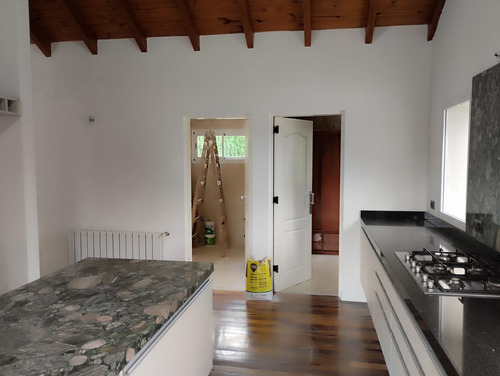 Casa En Las Sierras De Cordoba, Inmejorable Calidad De Construcción Y Distribucion De Ambientes