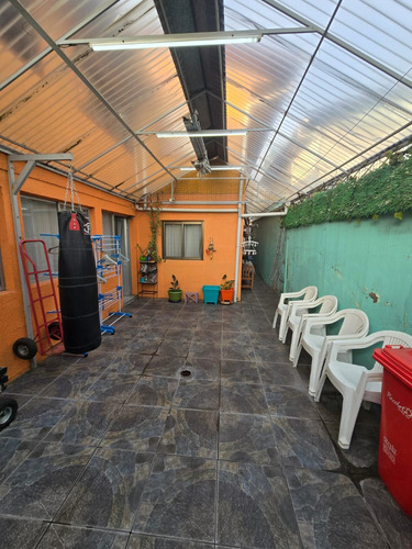 Vende Casa Calle Sargento Candelaria Pérez, Recoleta