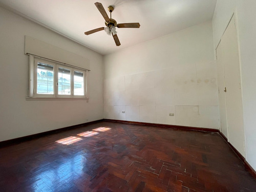 Venta Casa Ph 3 Ambientes Con Fondo Libre Castelar Centro