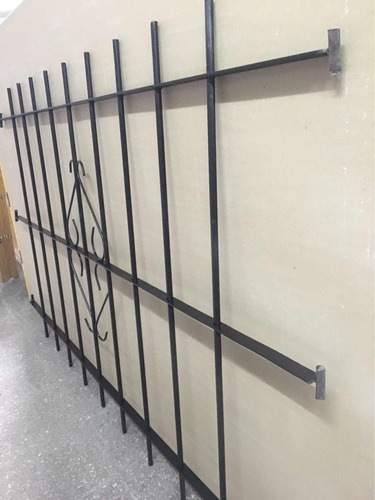 Reja Hierro Macizo Del 12 P/ventana 150x110 Dentro Mocheta
