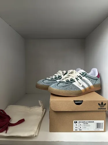 Gray adidas gazelle sales